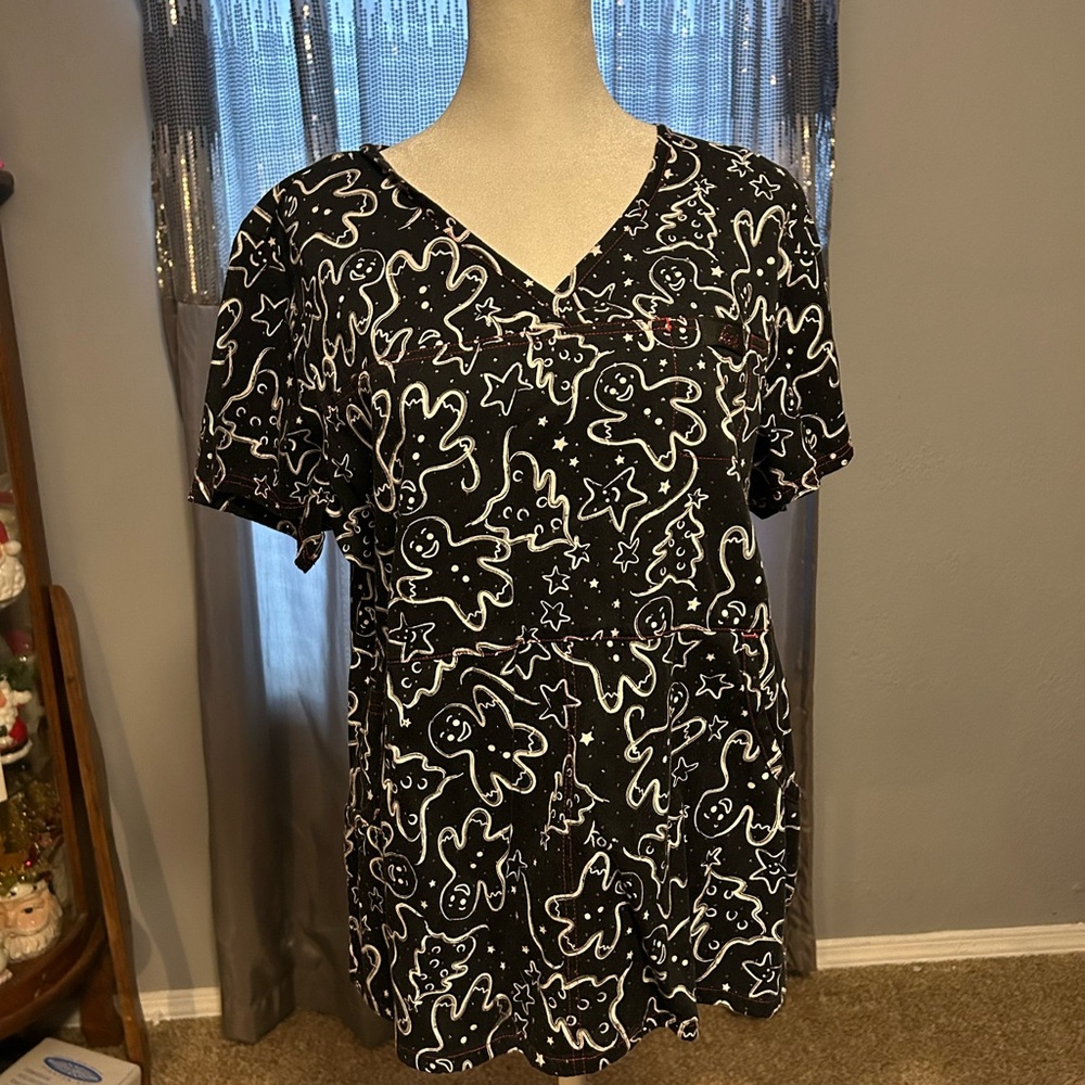 koi Black Top with White Gingerbread Print
